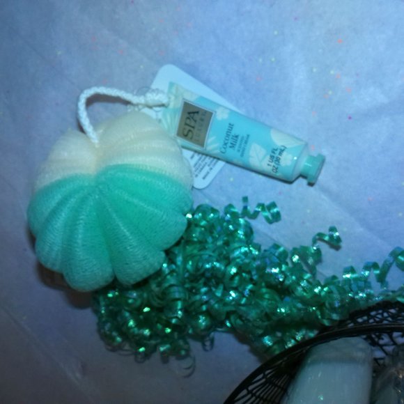 Spa Bath Gift Bundle Coconut Milk - Picture 6 of 6